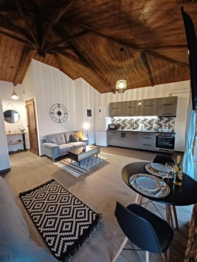 Luxury Apartment With Balcony Mytilene Exterior foto